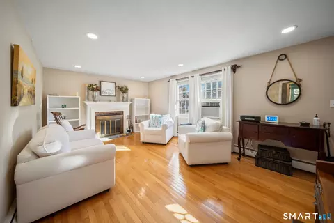 Living - 55 Berkeley Rd, Middletown, CT 06457 photo 1 of 6