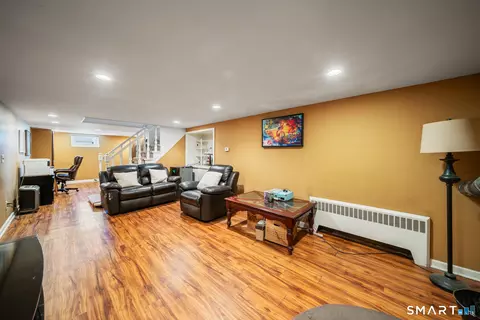 Living - 55 Berkeley Rd, Middletown, CT 06457 photo 6 of 6