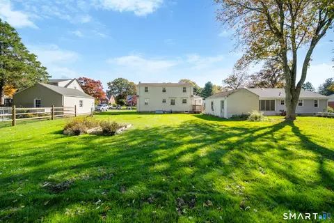 Exterior - 55 Berkeley Rd, Middletown, CT 06457 photo 3 of 5