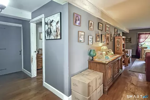 Entry Way - 1039 Norwich Rd, Plainfield, CT 06374 photo 1 of 7