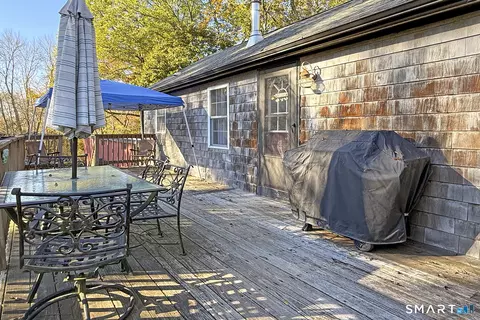 Exterior - 1039 Norwich Rd, Plainfield, CT 06374 photo 4 of 7