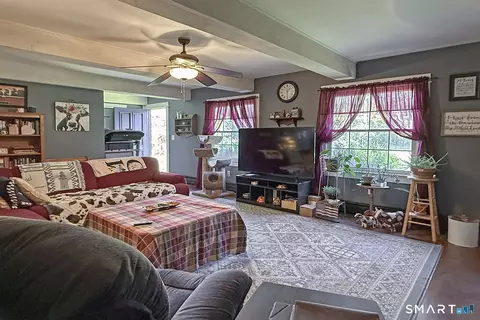 Living - 1039 Norwich Rd, Plainfield, CT 06374 photo 3 of 4