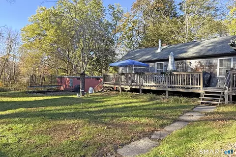 Exterior - 1039 Norwich Rd, Plainfield, CT 06374 photo 3 of 7