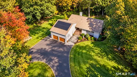 27 Millstone Dr, Marlborough, CT 06447