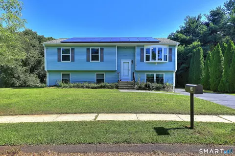 34 Fawn Dr, Meriden, CT 06451