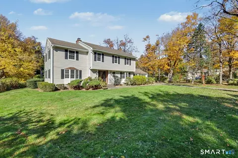 3 Huntzinger Dr, Greenwich, CT 06831