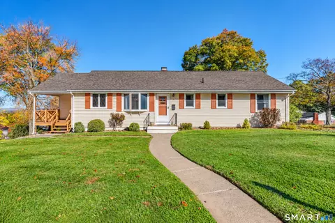 135 Garth Rd, Manchester, CT 06040