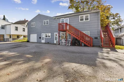 2 Peggy Ln, Norwich, CT 06360