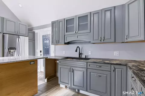 Kitchen - 2 Middle Rd, Preston, CT 06365 photo 2 of 4