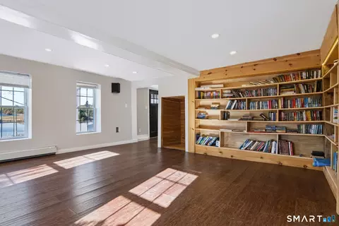 Living - 2 Middle Rd, Preston, CT 06365 photo 1 of 6