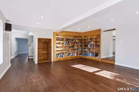Living - 2 Middle Rd, Preston, CT 06365 photo 3 of 6