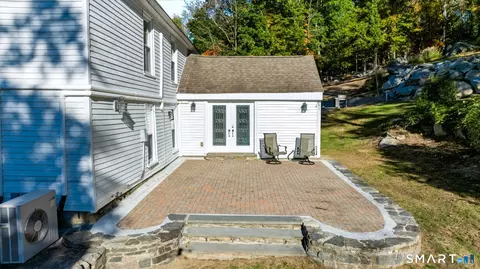 Exterior - 2 Middle Rd, Preston, CT 06365 photo 8 of 9