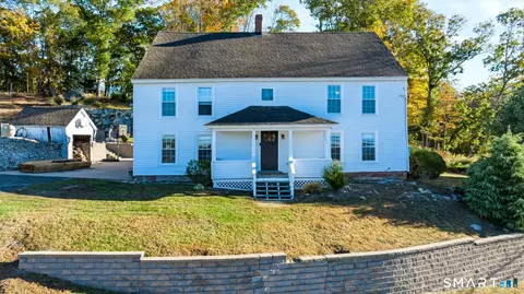 Exterior - 2 Middle Rd, Preston, CT 06365 photo 2 of 9