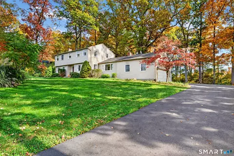 45 Forest Hills Dr, Farmington, CT 06032