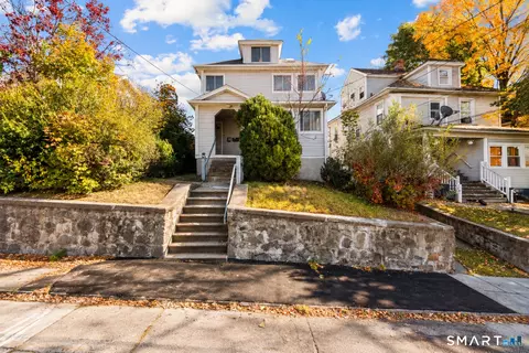 38 Albion St, Waterbury, CT 06705