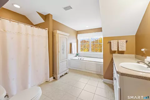 Bath - 6 Boulder Brook Ct #U-63, Prospect, CT 06712 photo 2 of 3