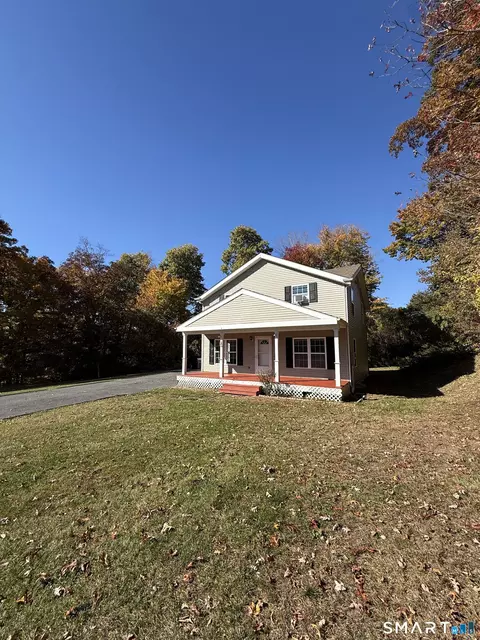 15 Bayberry Ln, Danbury, CT 06811