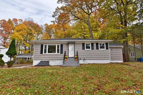 154 Grilleytown Rd, Waterbury, CT 06704