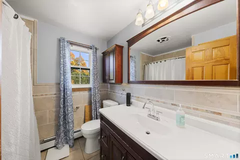 Bath - 41 Sunnyview Dr, Suffield, CT 06078 photo 3 of 4