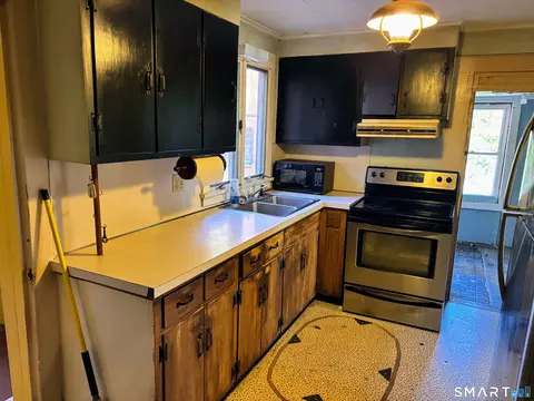 Kitchen - 147 River St, Deep River, CT 06417 photo 1 of 1