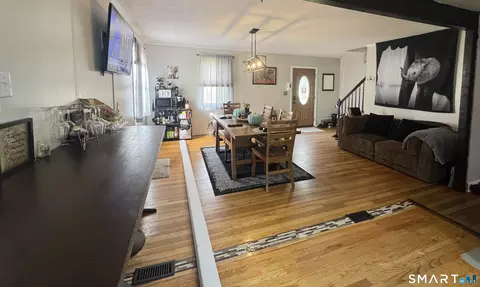 Entry Way - Undisclosed, Hamden, CT 06514 photo 2 of 5