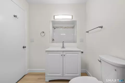 Bath - 70 Circle Dr, Wallingford, CT 06492 photo 1 of 2