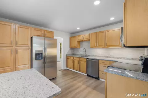 Kitchen - 70 Circle Dr, Wallingford, CT 06492 photo 1 of 5