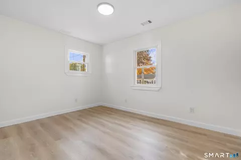 Bedroom - 70 Circle Dr, Wallingford, CT 06492 photo 5 of 10
