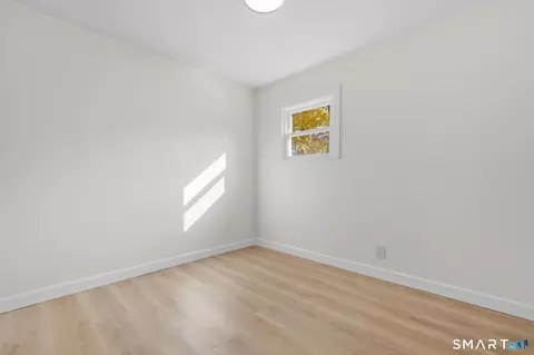 Bedroom - 70 Circle Dr, Wallingford, CT 06492 photo 9 of 10