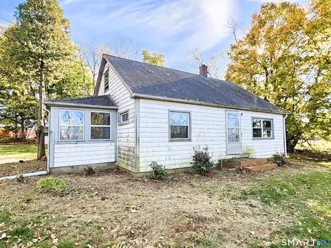 Exterior - 1094 Pomfret Rd, Hampton, CT 06247 photo 2 of 5