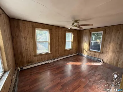 51 School St, Windsor Locks, CT 06096 photo 3