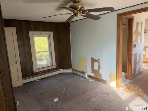 51 School St, Windsor Locks, CT 06096 photo 5