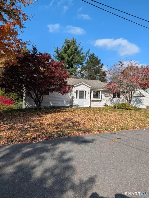 11 Highland Park Dr, Danbury, CT 06811