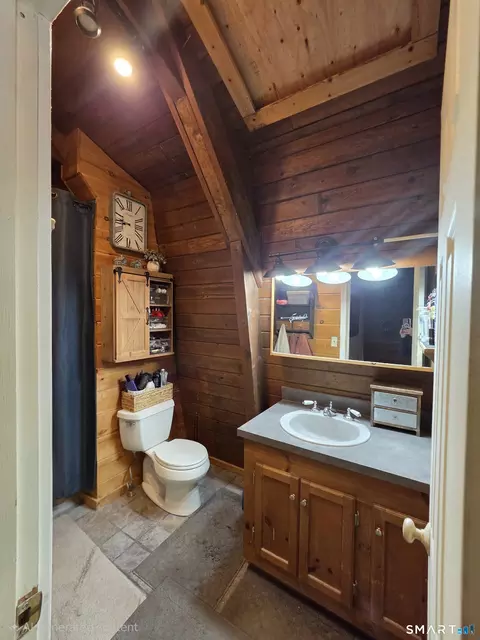 Bath - 26 Douglas Dr, Plainfield, CT 06374 photo 1 of 3