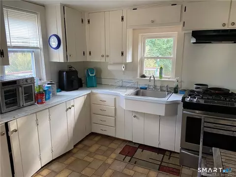 Kitchen - 187 Killingly Ave, Putnam, CT 06260 photo 1 of 2