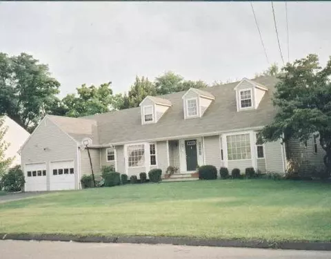 25 Ruby Ln, Stratford, CT 06614 photo 1