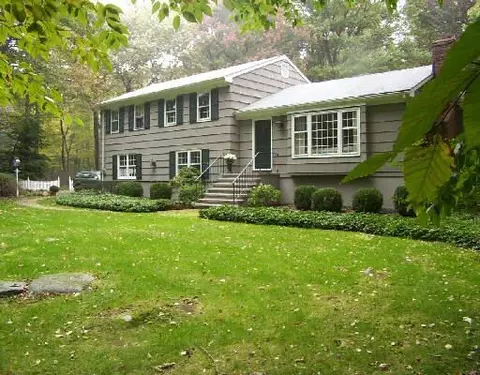 149 Kellogg Dr, Wilton, CT 06897 photo 1