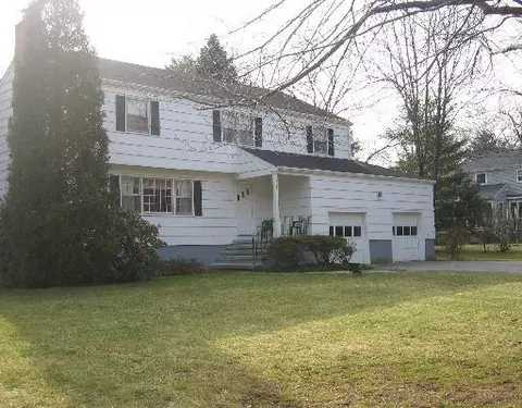 3 Harriet Ln E, Darien, CT 06820 photo 1