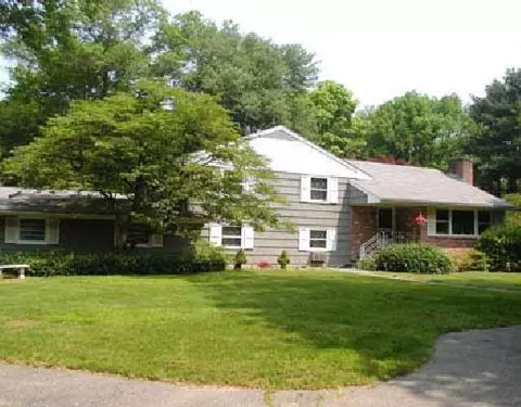 6 Fullmar Ln, Norwalk, CT 06850 photo 1