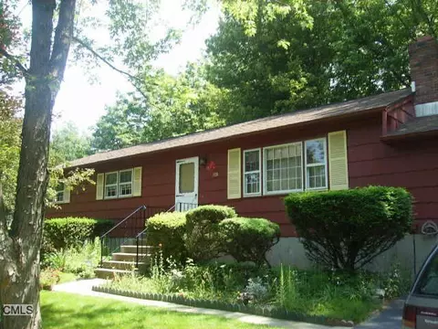 104 Meadows End Rd, Monroe, CT 06468 photo 1