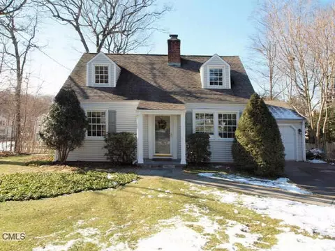 31 Walmsley Rd, Darien, CT 06820 photo 1