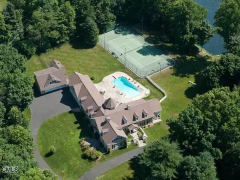 340 Middlesex Rd, Darien, CT 06820 photo 1