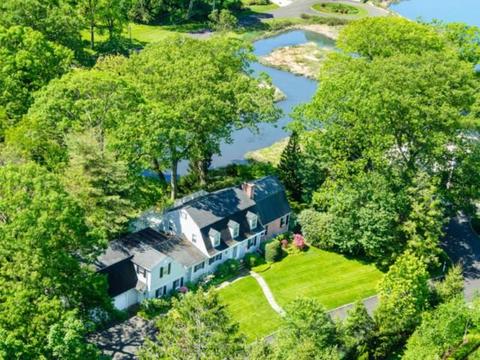 8 Indian Point Ln, Greenwich, CT 06878 photo 1