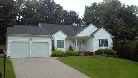 175 Oakbrook Ln, Torrington, CT 06790 photo 1