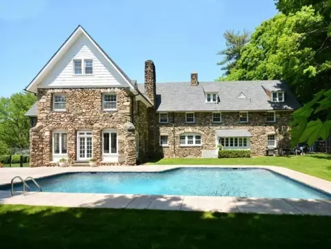 440 Middlesex Rd, Darien, CT 06820 photo 1