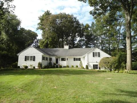 36 Winthrop Dr, Greenwich, CT 06878 photo 1