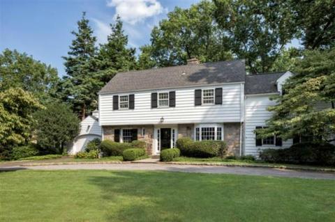 19 Crescent Rd, Greenwich, CT 06878 photo 1