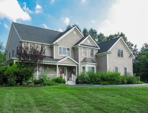 58 Charter Ridge Dr, Newtown, CT 06482 photo 1