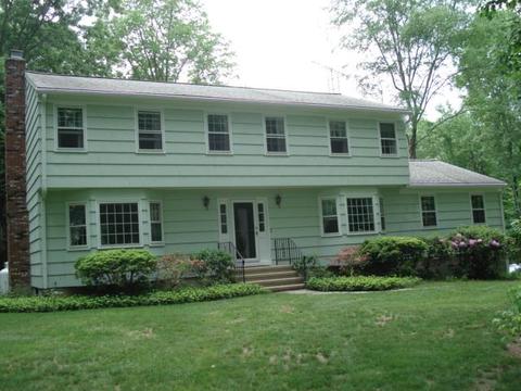 13 Chestnut Knoll Dr, Newtown, CT 06482 photo 1