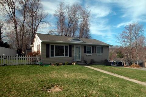 2 Harvard Dr, Brookfield, CT 06804 photo 1